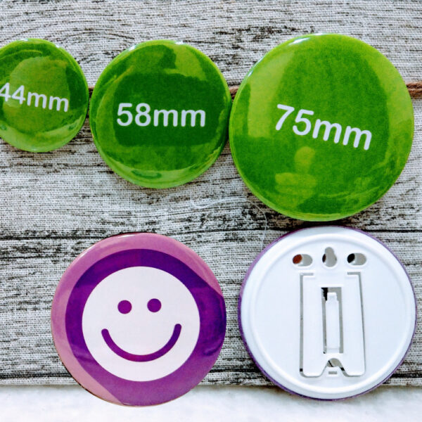 Button Badge Photo Stand With Mylar