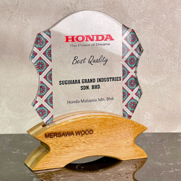 T Exclusive Crystal Plaque - 3113