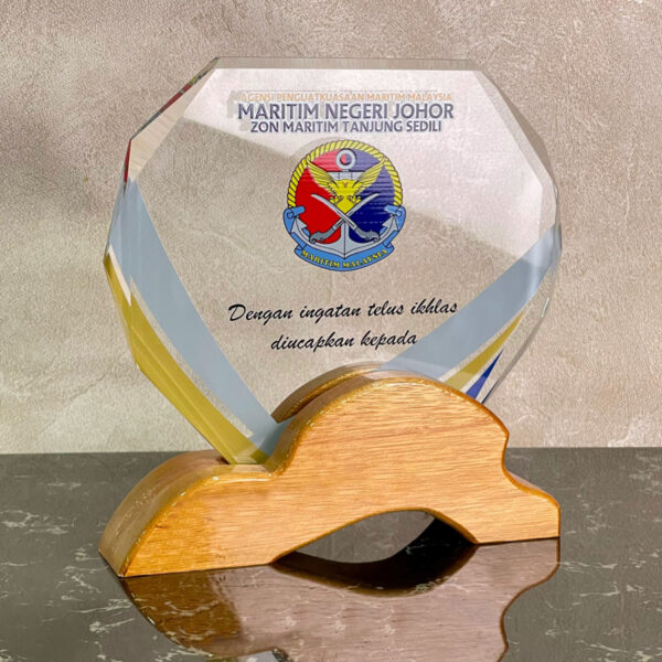 T Exclusive Crystal Plaque - 3115