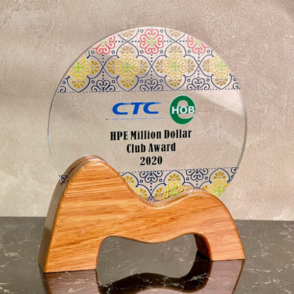 T EXCLUSIVE CRYSTAL PLAQUE - 3117