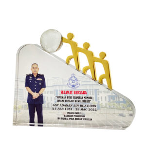 T COLOUR CRYSTAL AWARDS - 8354